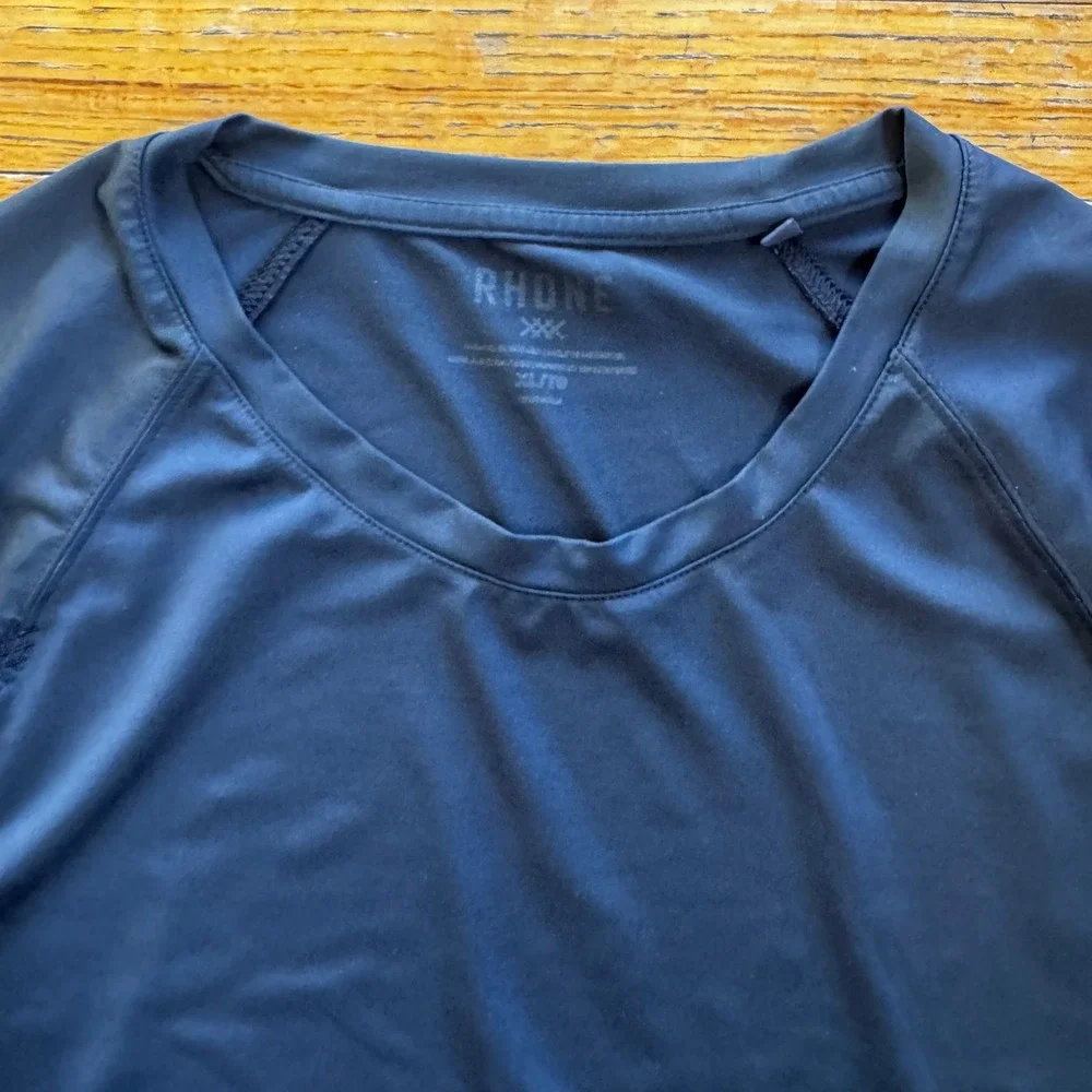 Rhone Reign Short Sleeve‎ Training Shirt Mens XL Black Performance T-Shirt
